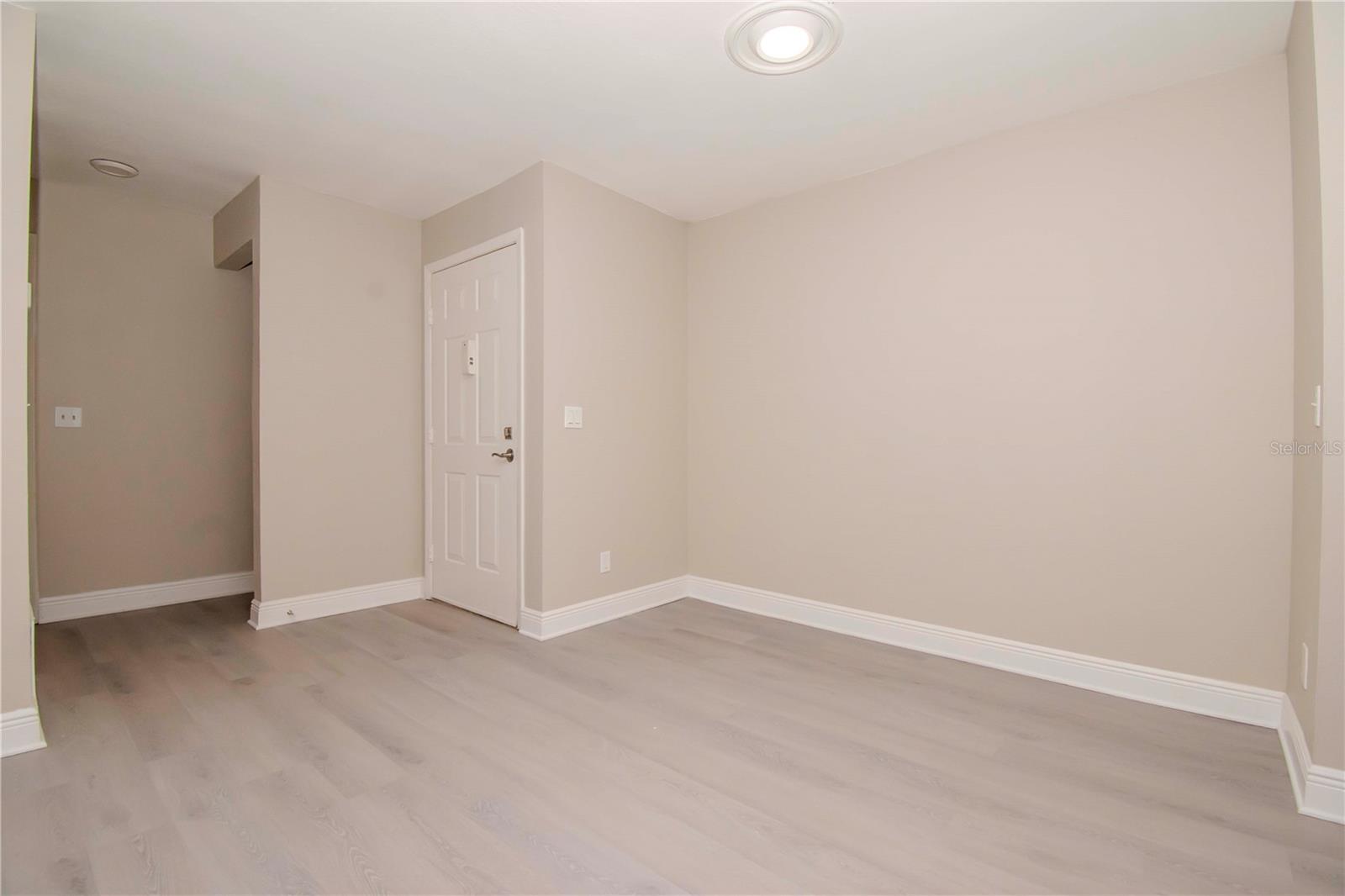 Image 12 of 32 For 562 Golden Raintree Place