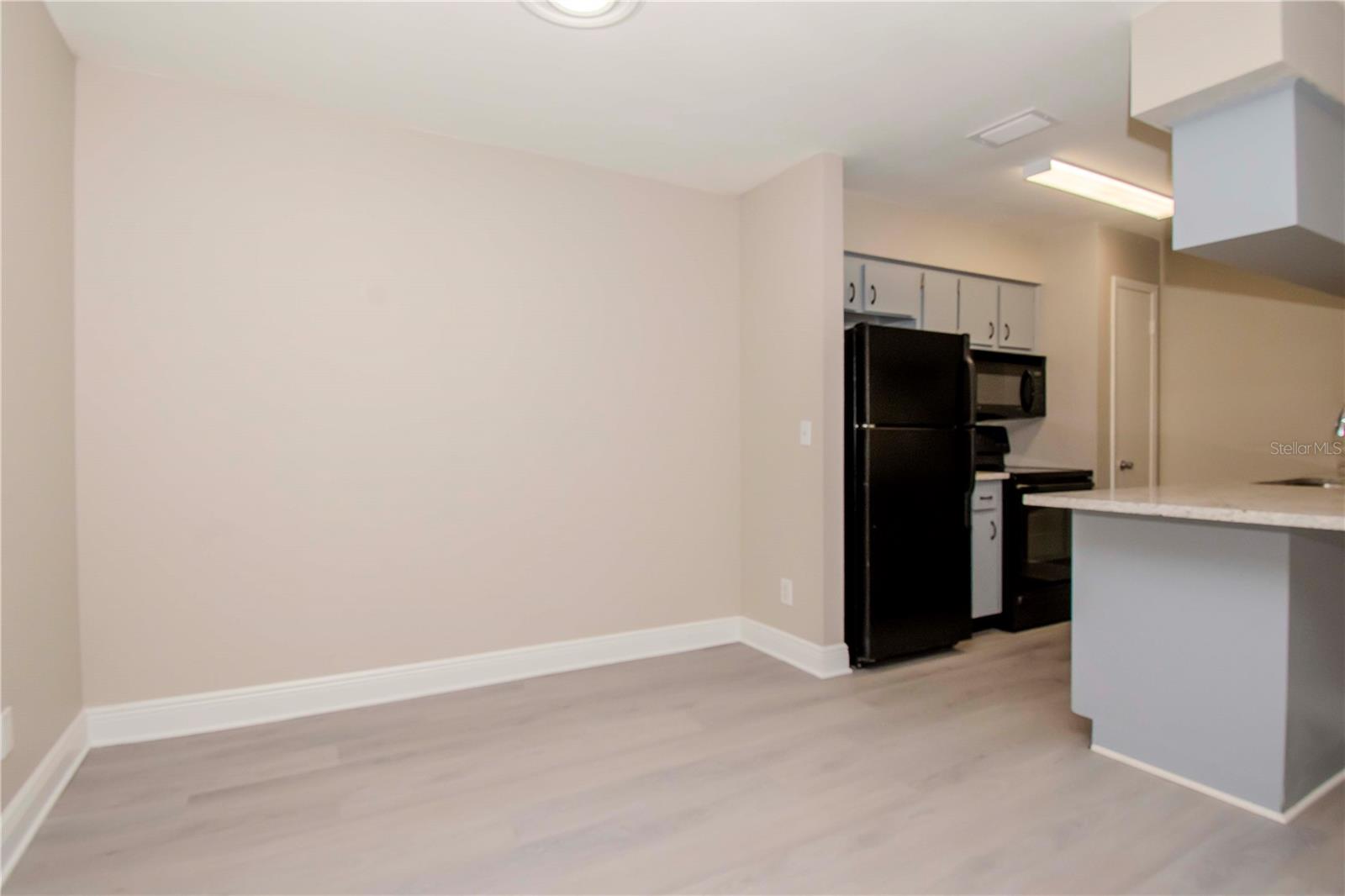 Image 19 of 32 For 562 Golden Raintree Place