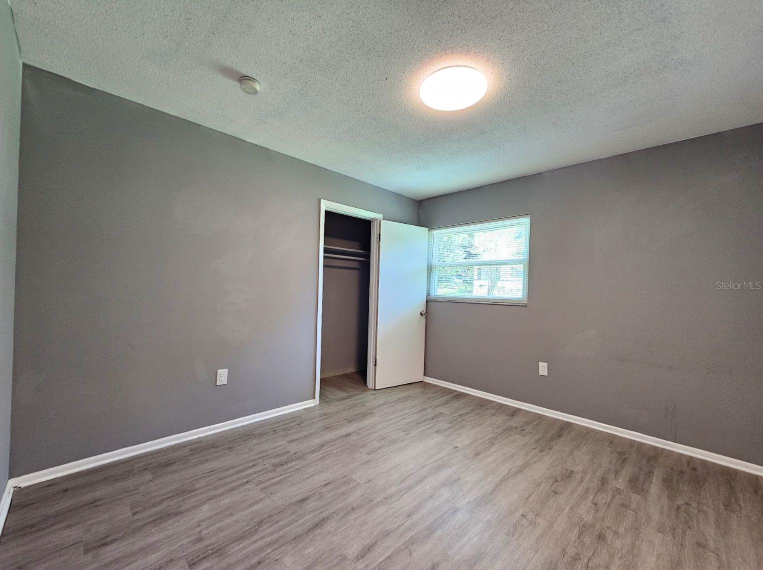 Image 12 of 22 For 855 Candyce Avenue