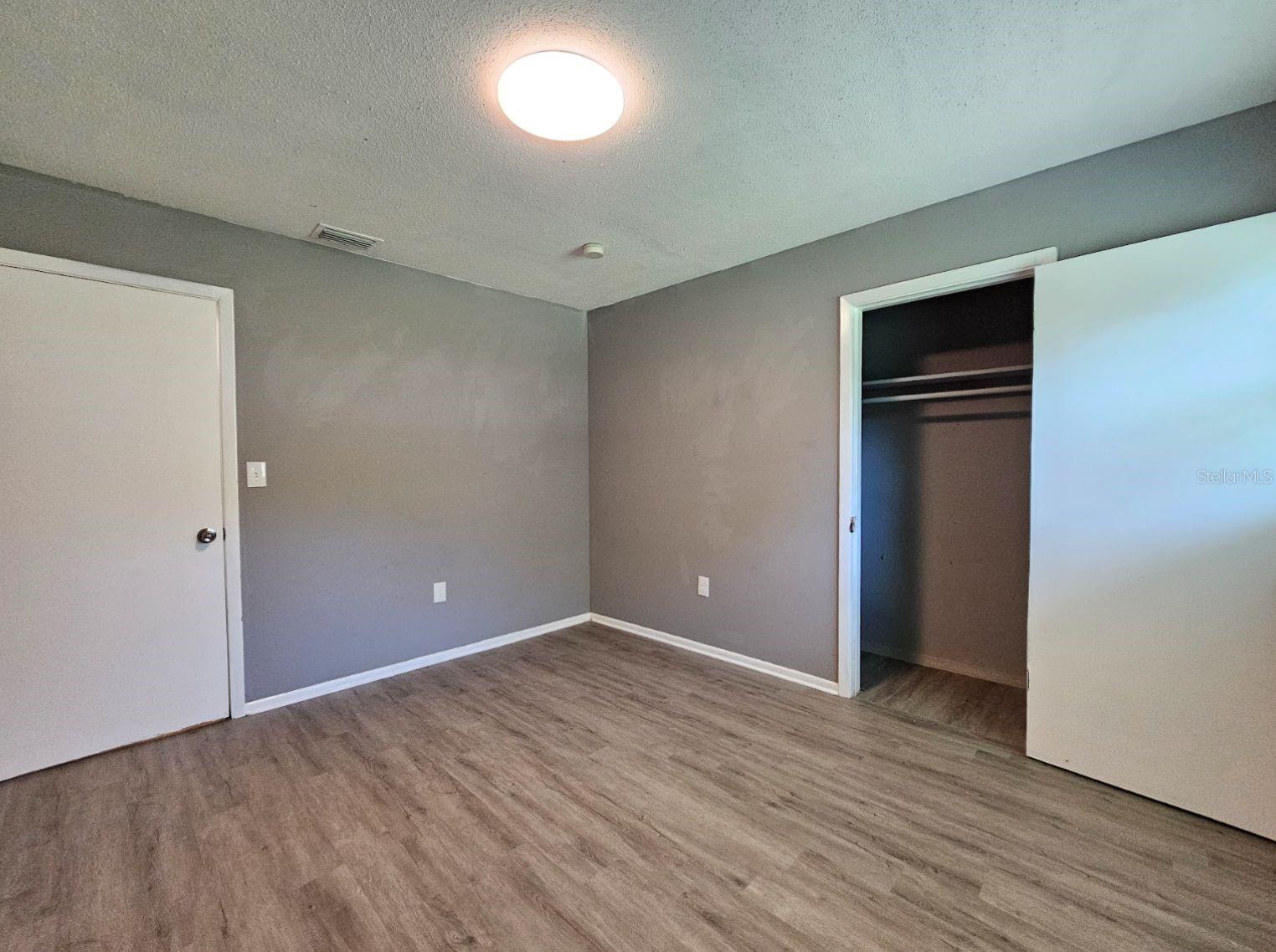 Image 14 of 22 For 855 Candyce Avenue