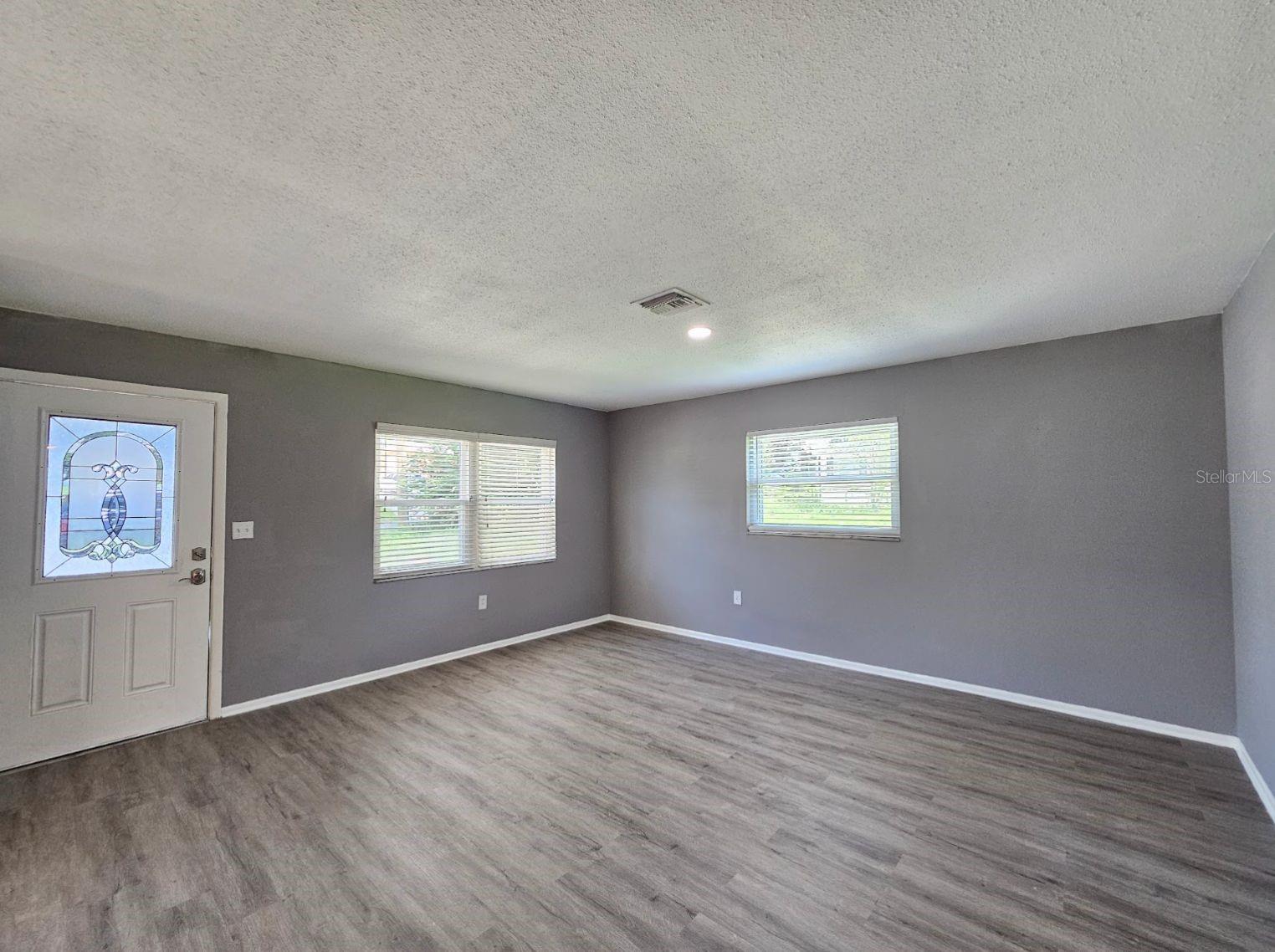 Image 18 of 22 For 855 Candyce Avenue