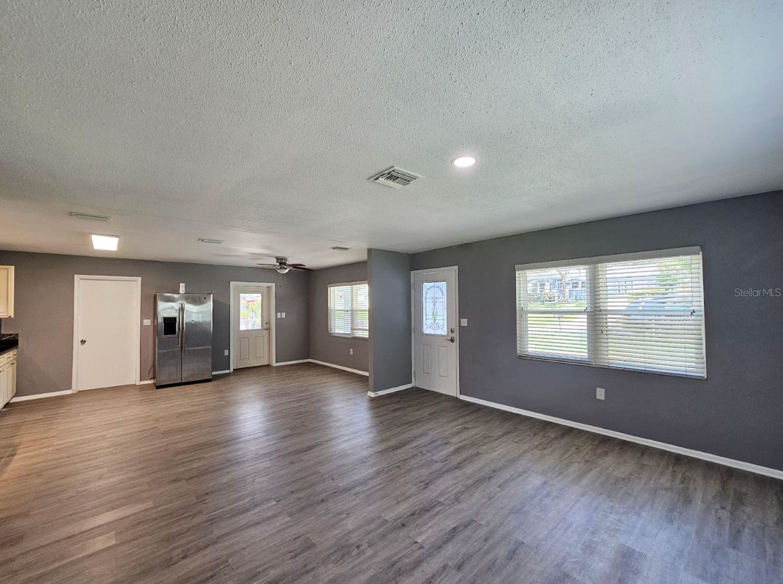 Image 2 of 22 For 855 Candyce Avenue