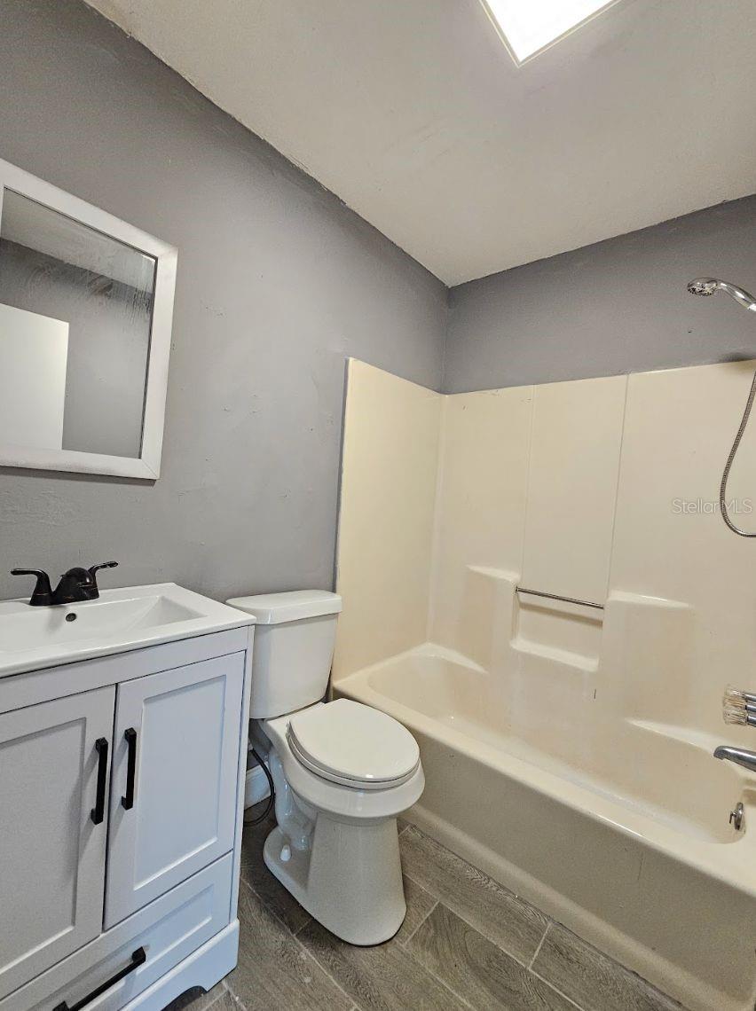 Image 21 of 22 For 855 Candyce Avenue