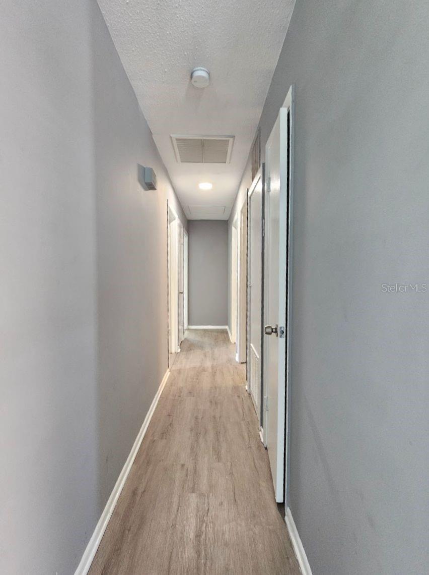 Image 6 of 22 For 855 Candyce Avenue