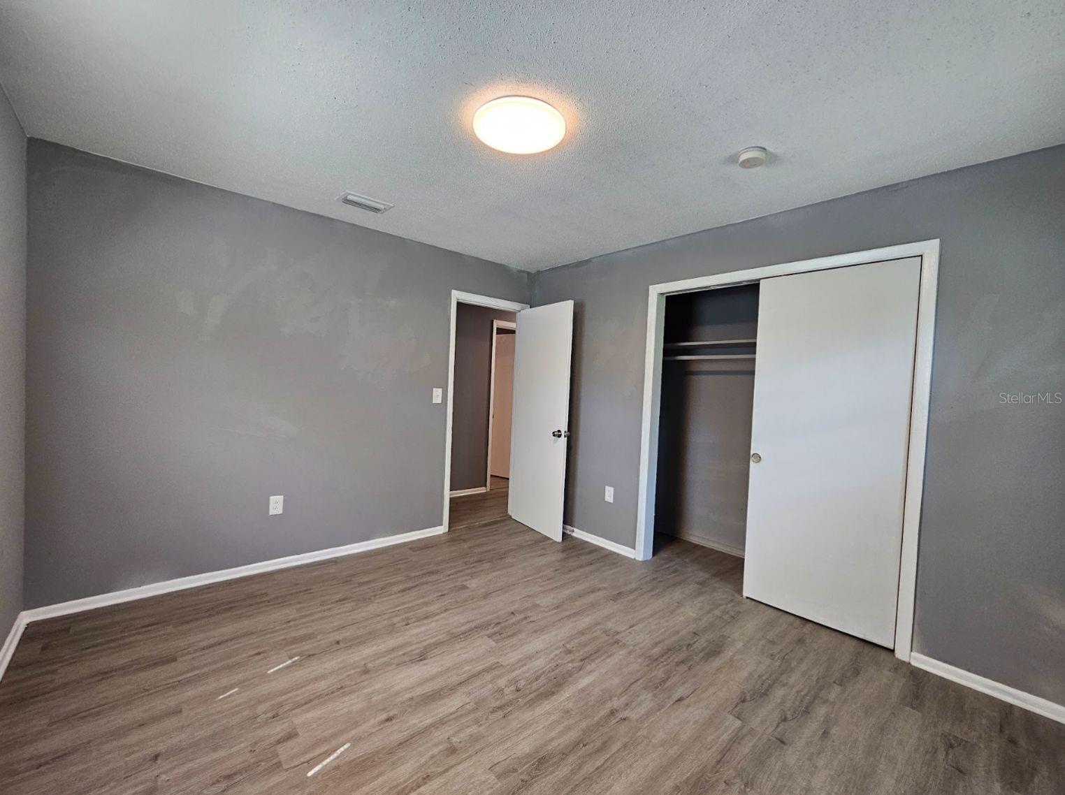 Image 7 of 22 For 855 Candyce Avenue
