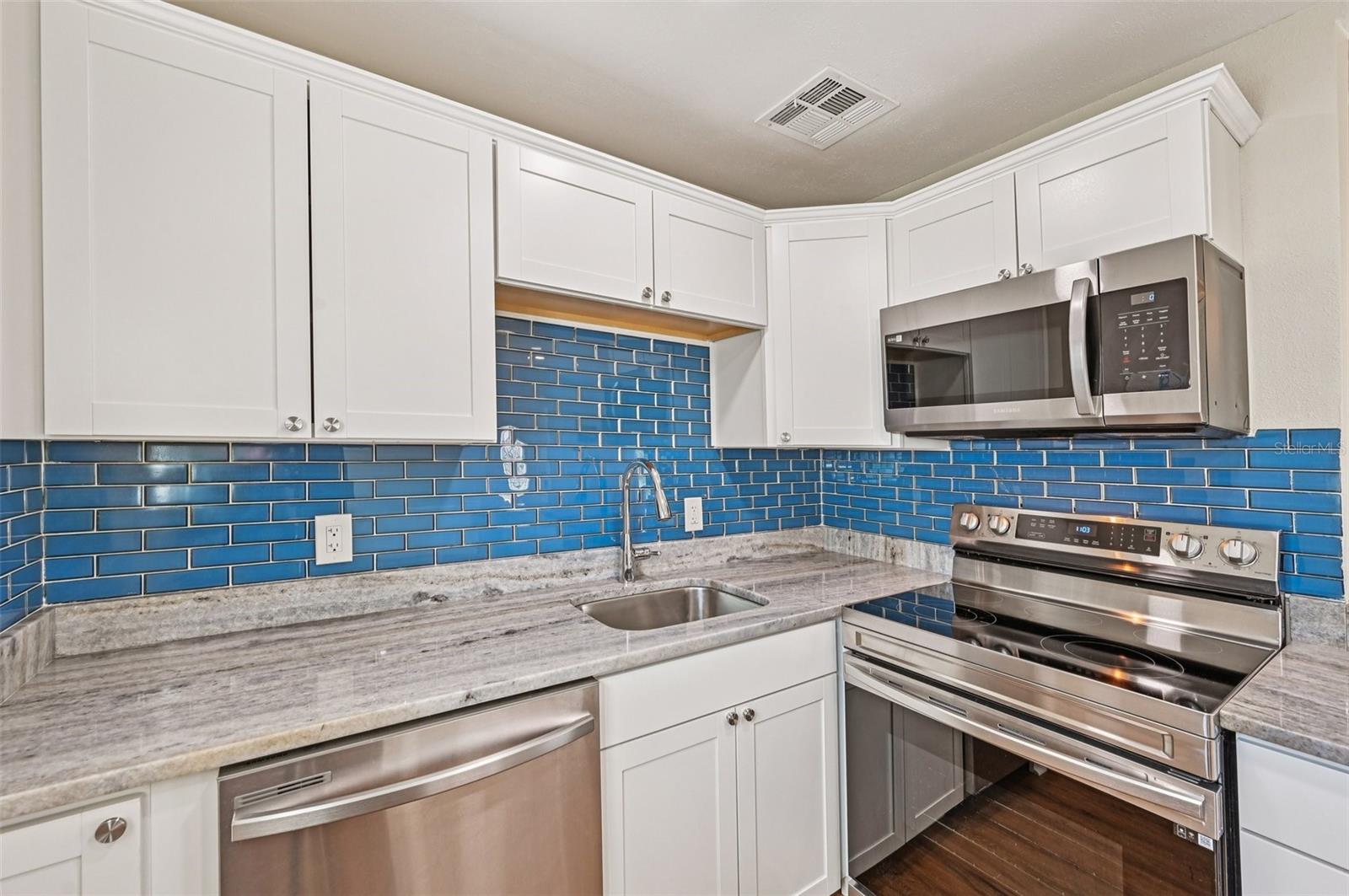 Image 14 of 63 For 301 Andover Place S 177