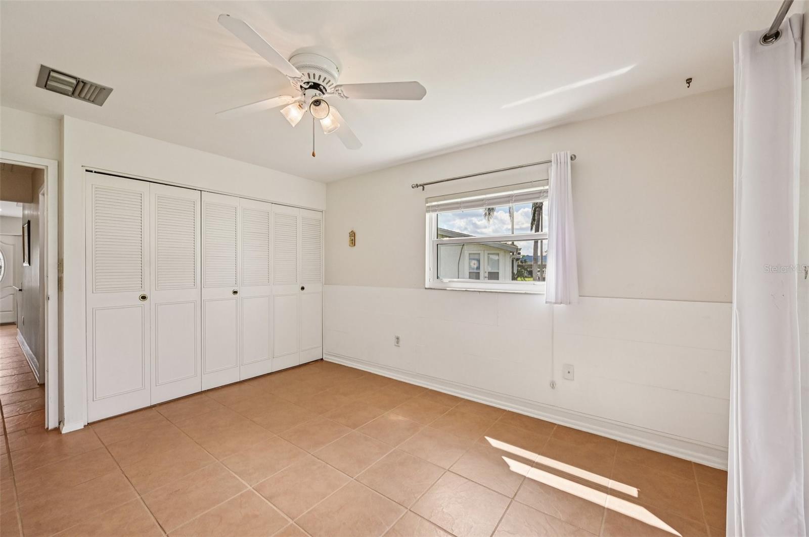 Image 22 of 63 For 301 Andover Place S 177