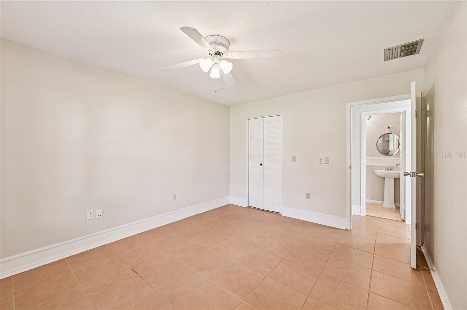 Image 27 of 63 For 301 Andover Place S 177