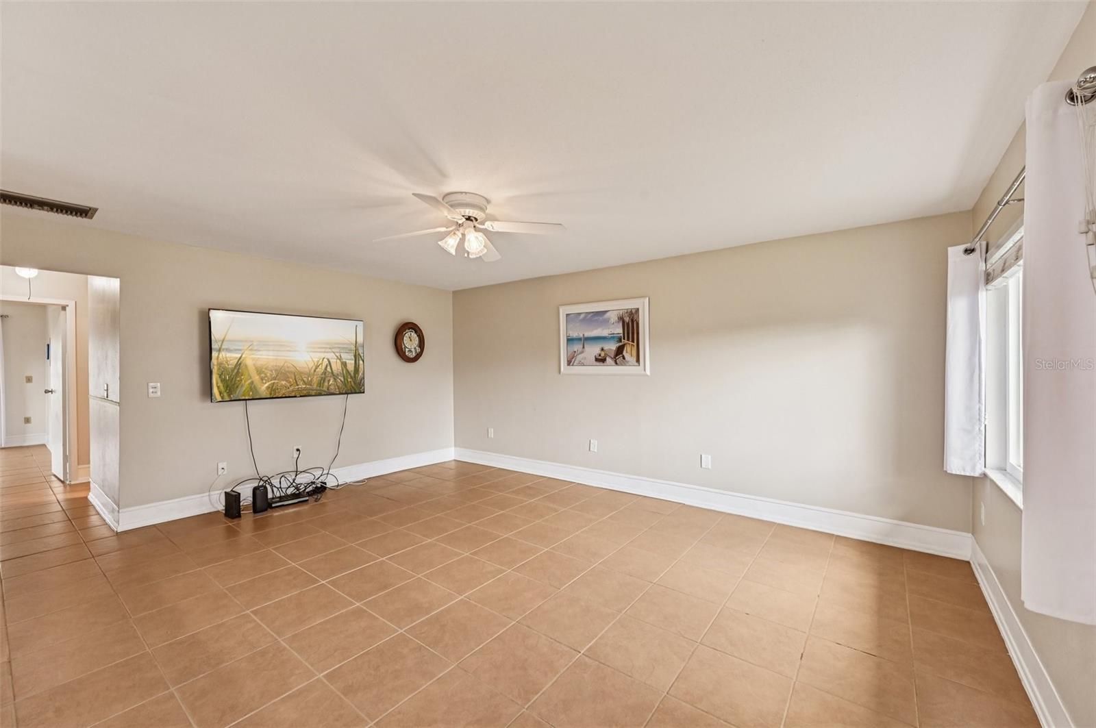 Image 3 of 63 For 301 Andover Place S 177