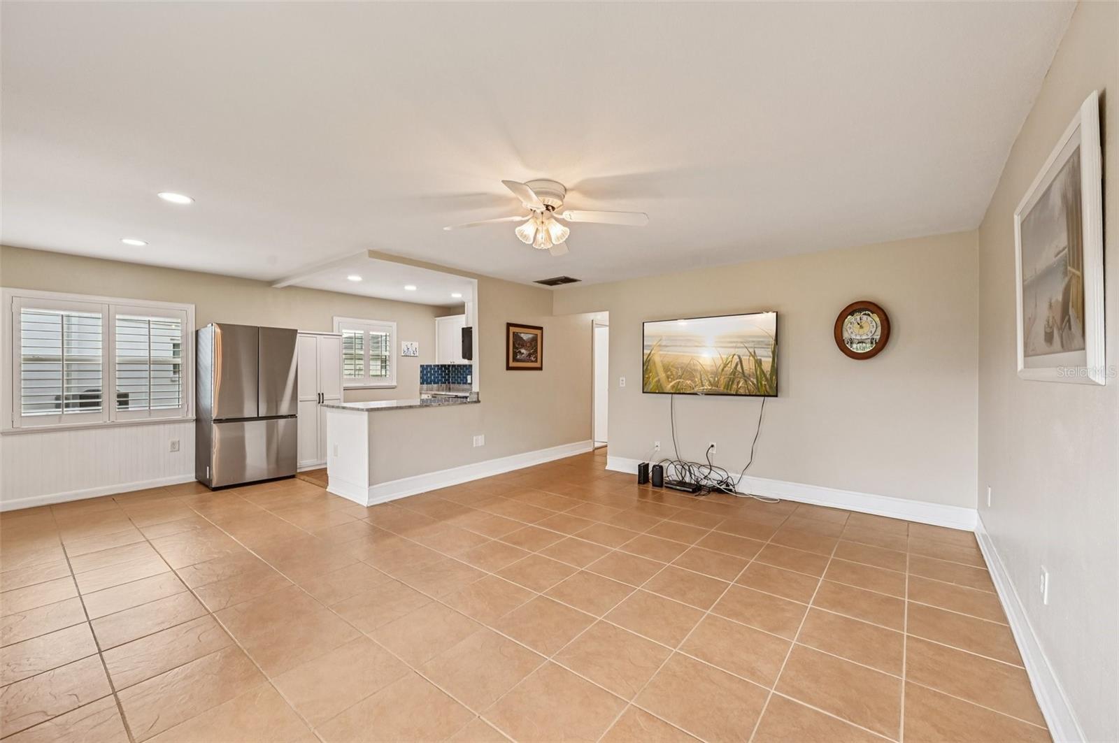 Image 5 of 63 For 301 Andover Place S 177