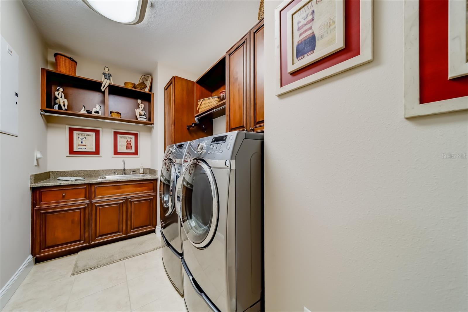 Image 18 of 81 For 202 Windward Passage 604