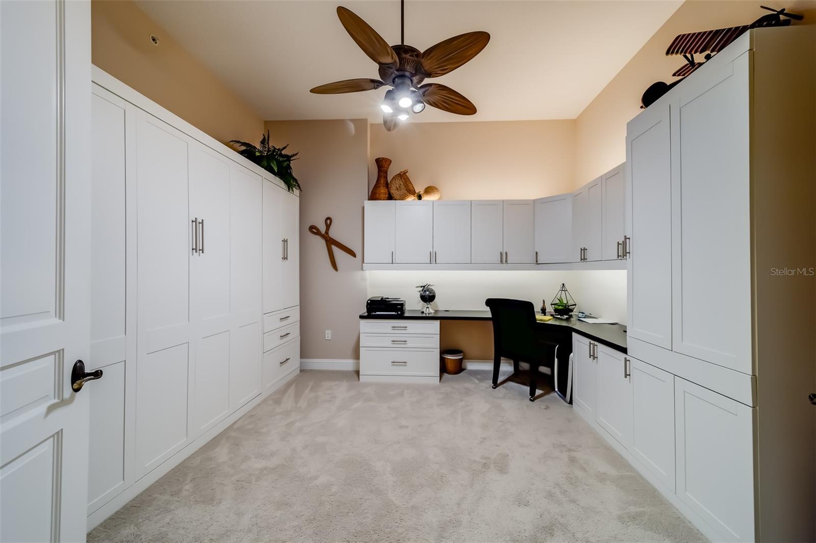 Image 19 of 81 For 202 Windward Passage 604