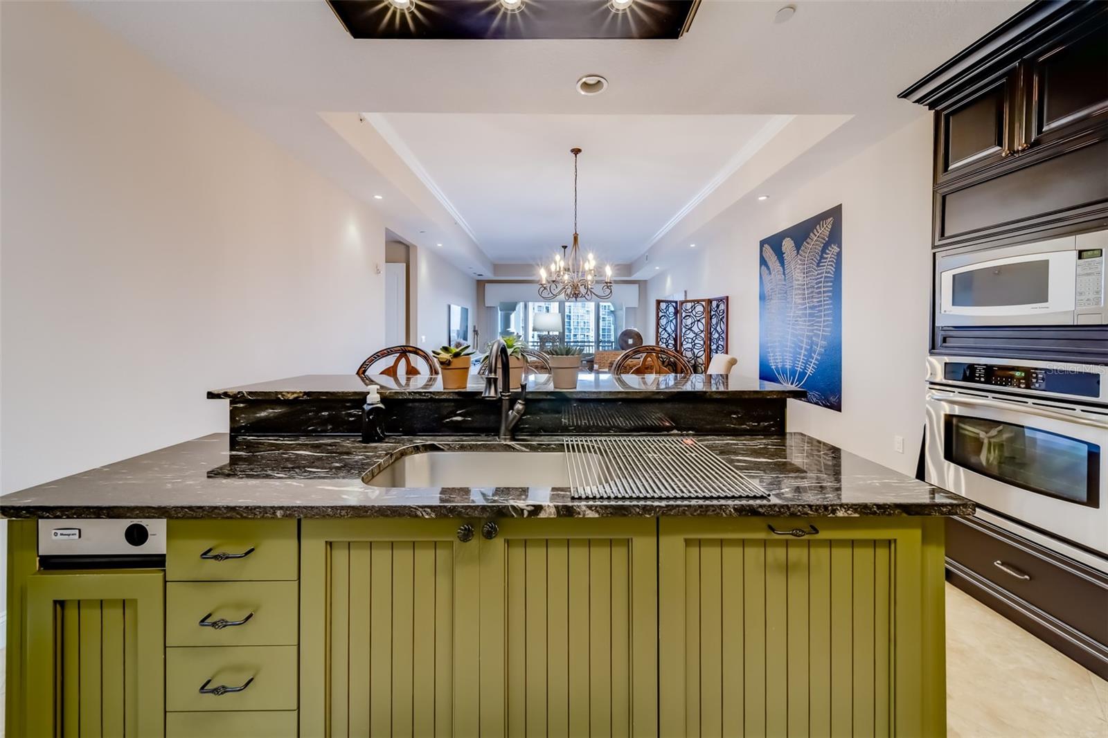Image 32 of 81 For 202 Windward Passage 604