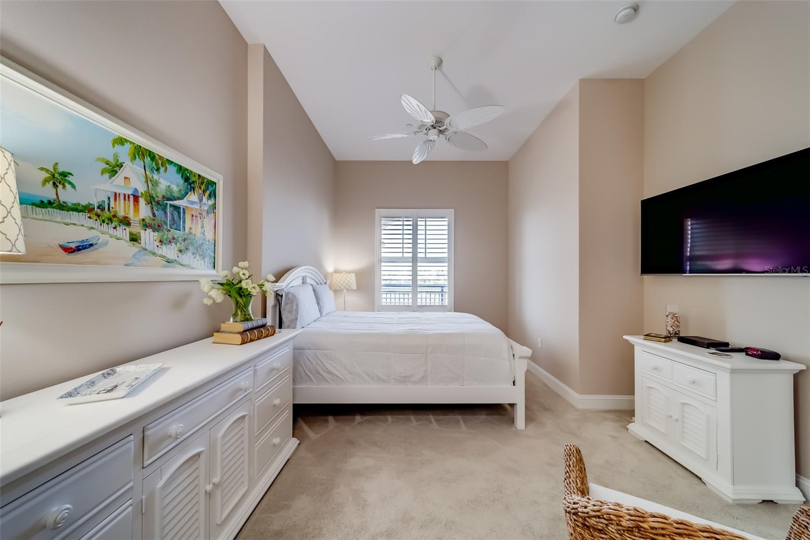 Image 4 of 81 For 202 Windward Passage 604