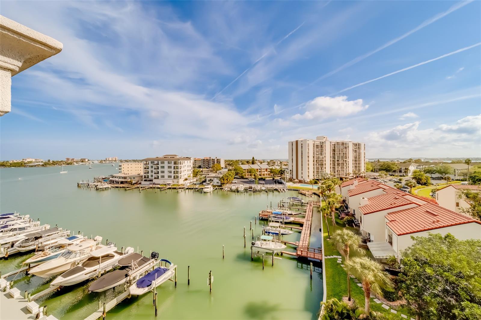 Image 44 of 81 For 202 Windward Passage 604