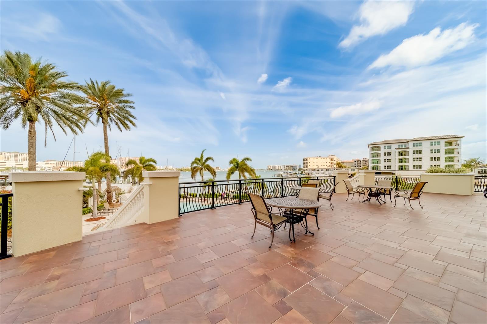 Image 67 of 81 For 202 Windward Passage 604