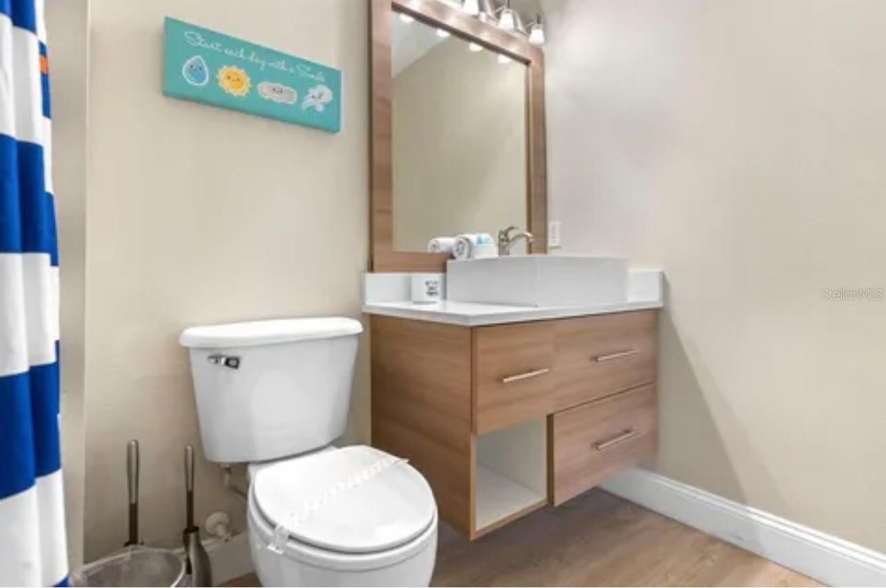 Image 19 of 32 For 8416 Blue Lagoon Drive