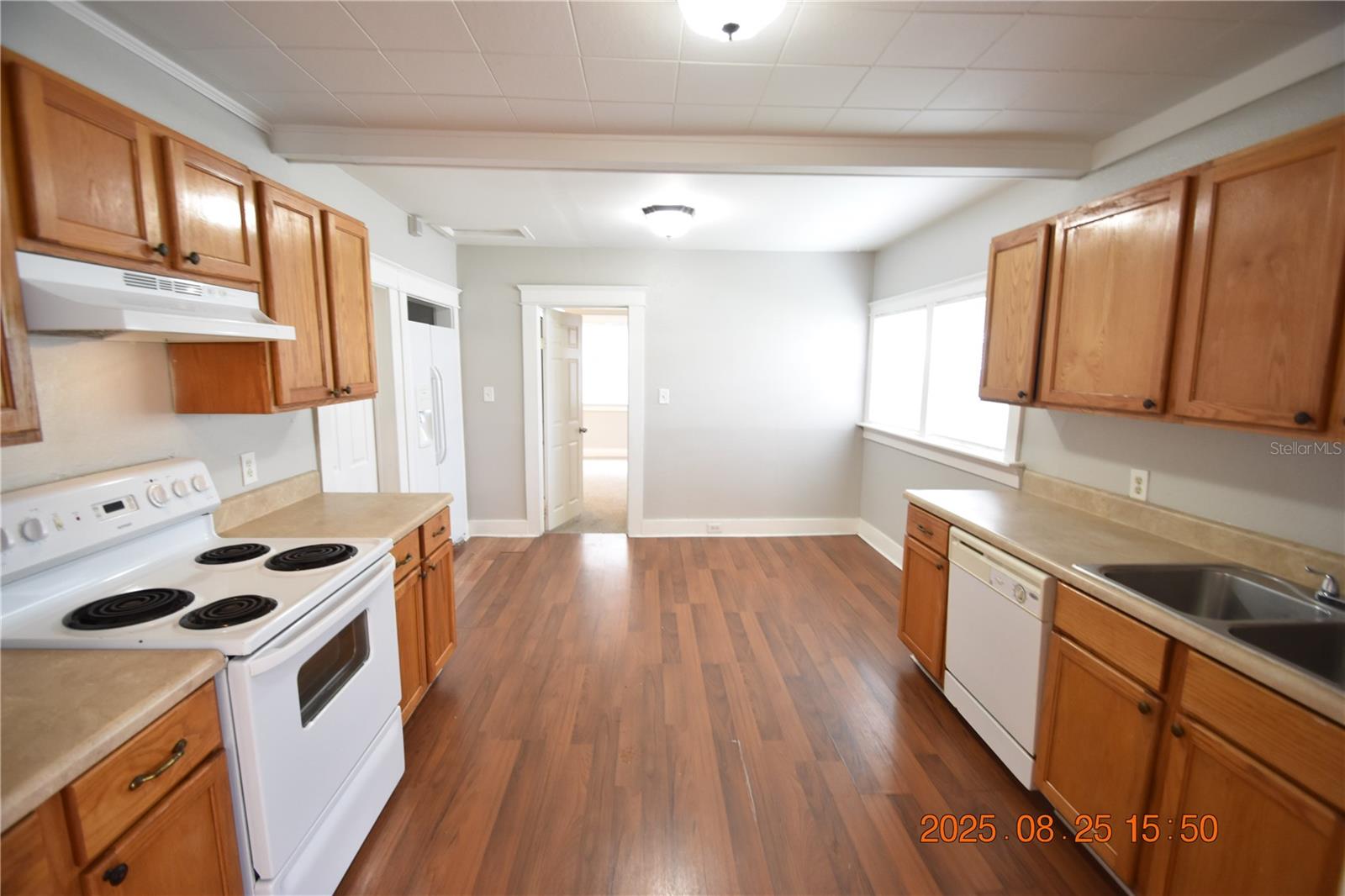 Image 11 of 31 For 205 Haya Street