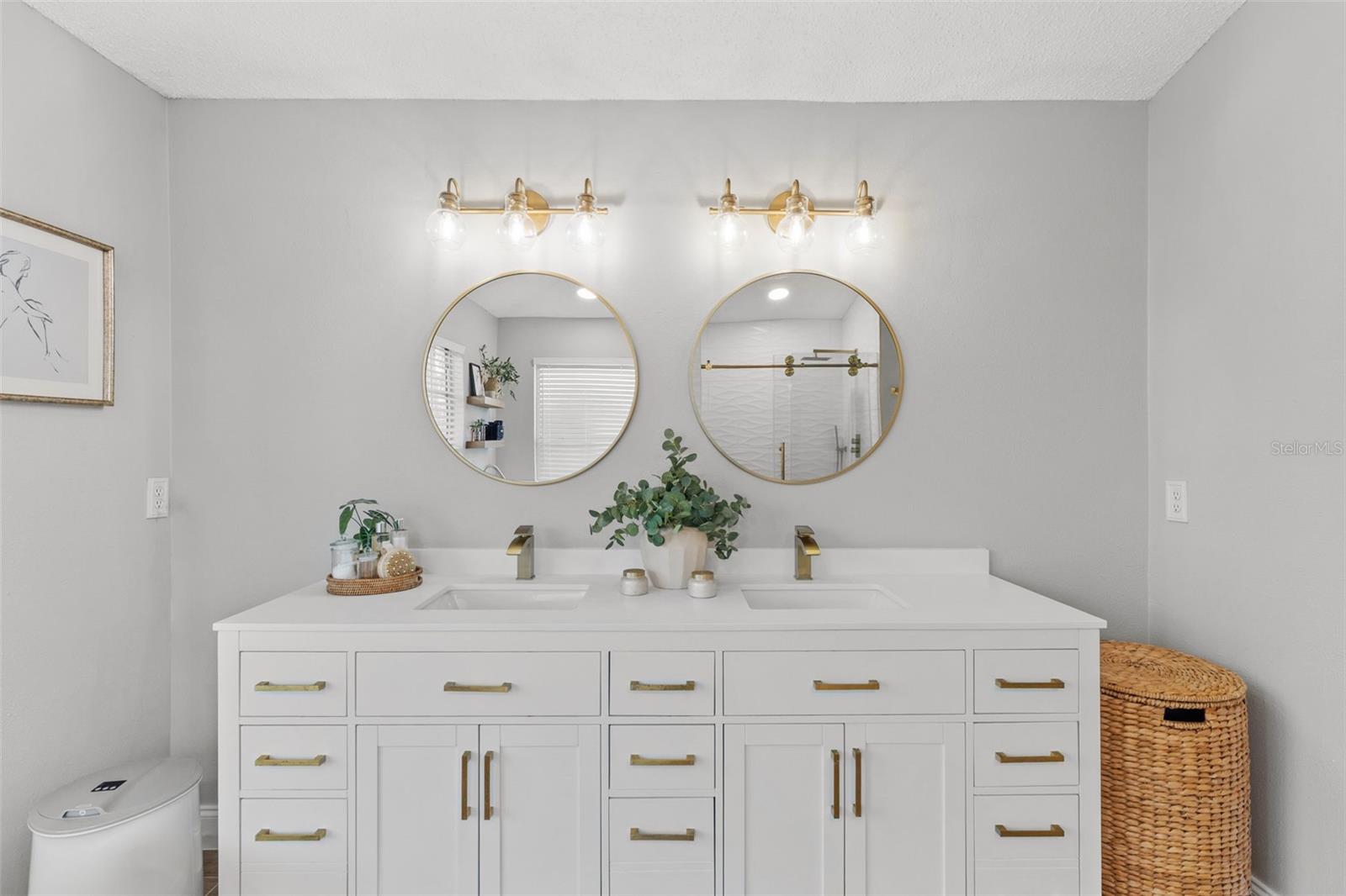 Image 32 of 70 For 27045 Sea Breeze Way