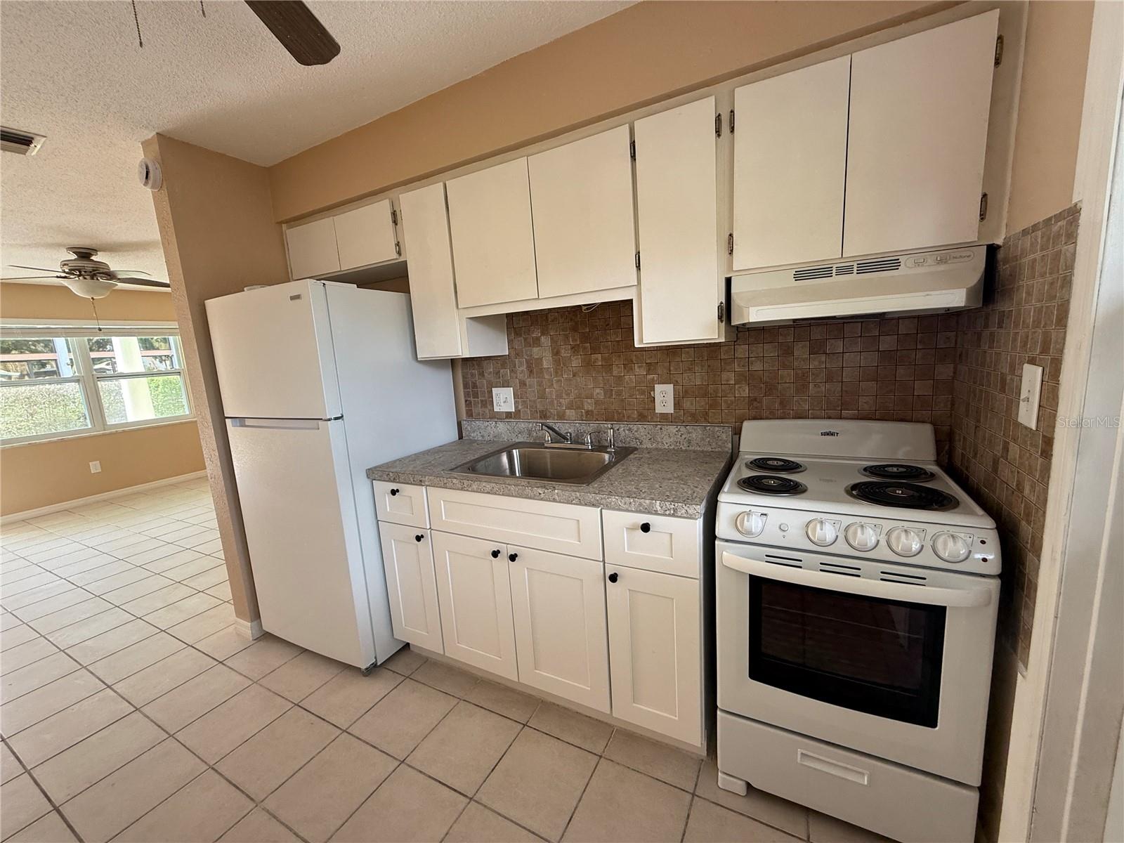 Image 7 of 17 For 7057 Sunset Drive S 2