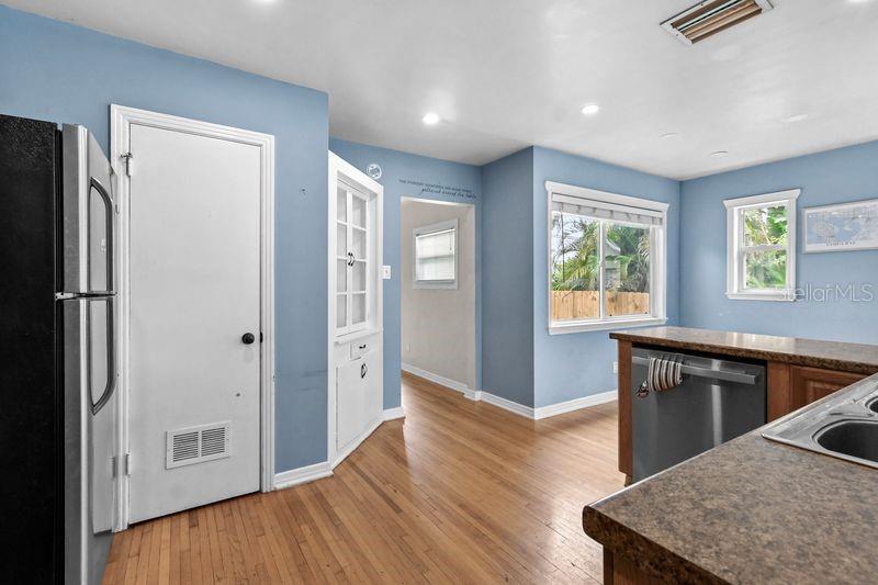 Image 12 of 33 For 820 22nd Avenue N