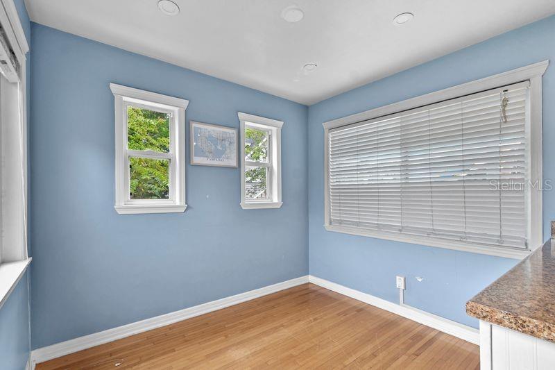 Image 14 of 33 For 820 22nd Avenue N