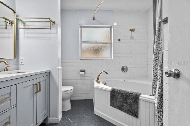 Image 16 of 33 For 820 22nd Avenue N