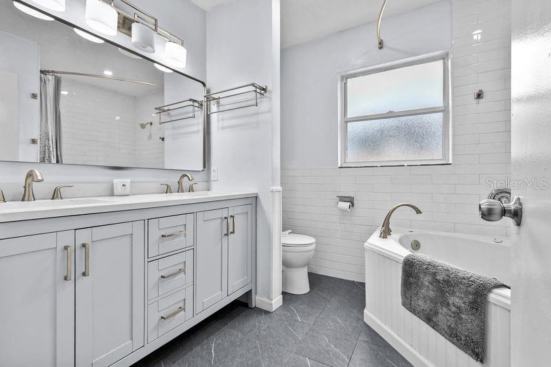 Image 18 of 33 For 820 22nd Avenue N