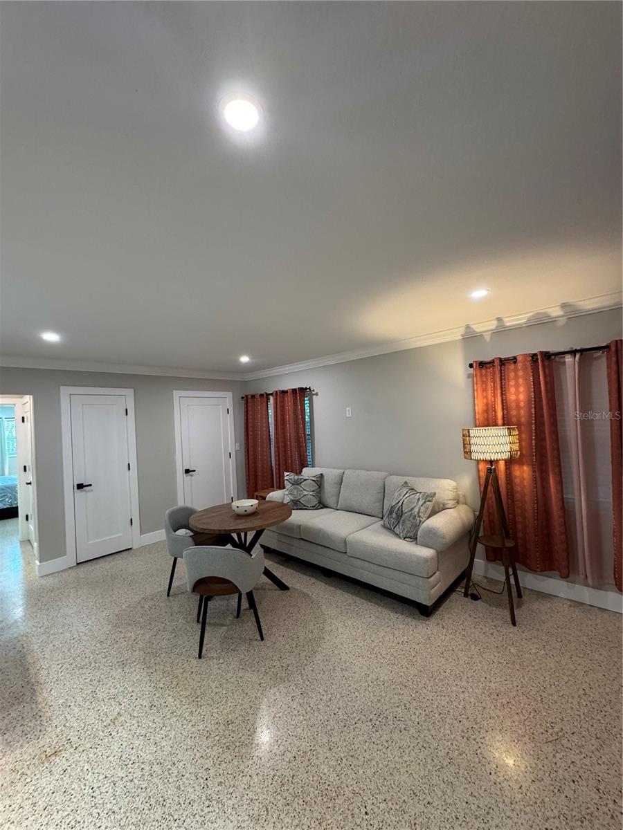 Image 4 of 44 For 319 20th Avenue S