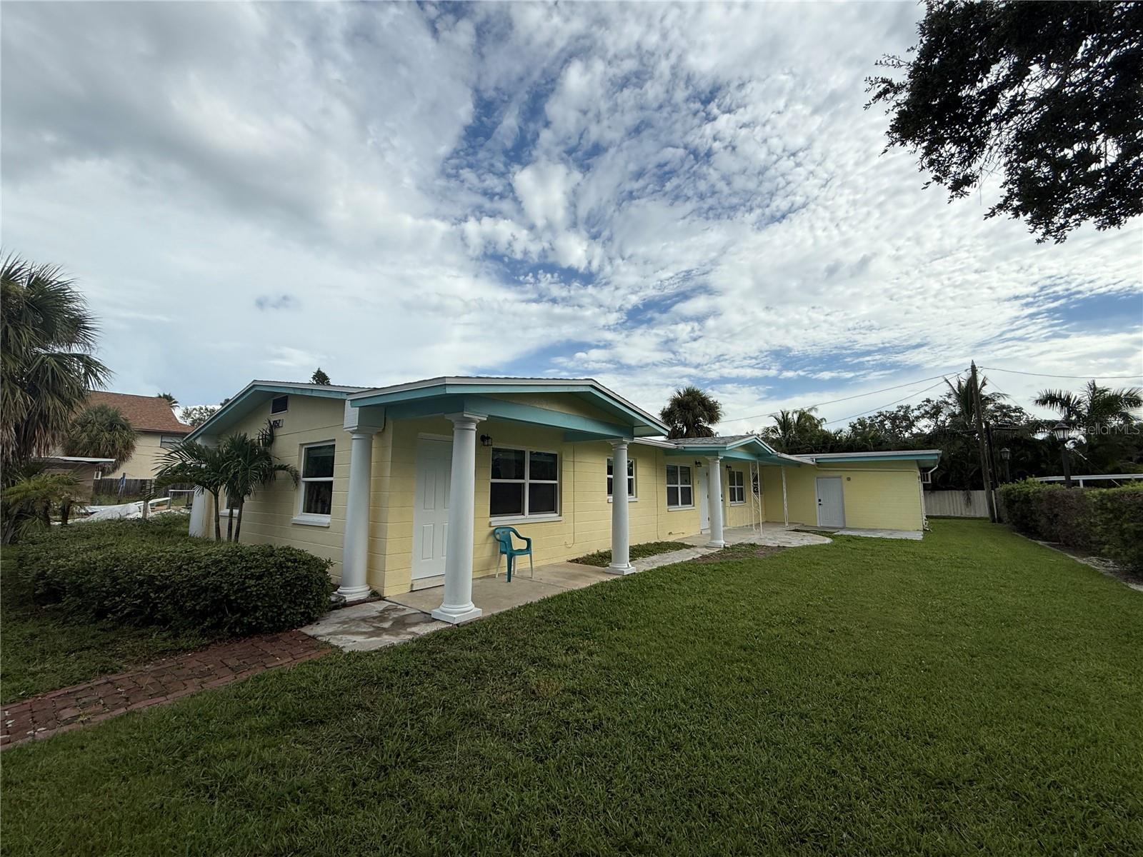 Image 3 of 14 For 7057 Sunset Drive S 4
