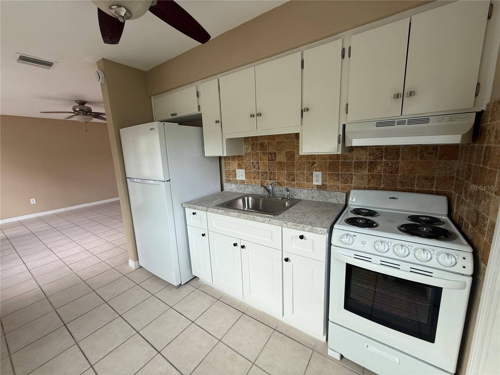 Image 6 of 14 For 7057 Sunset Drive S 4