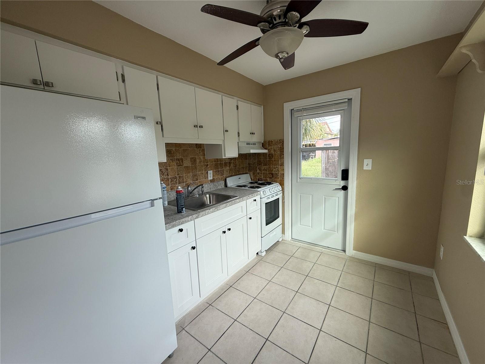 Image 7 of 14 For 7057 Sunset Drive S 4