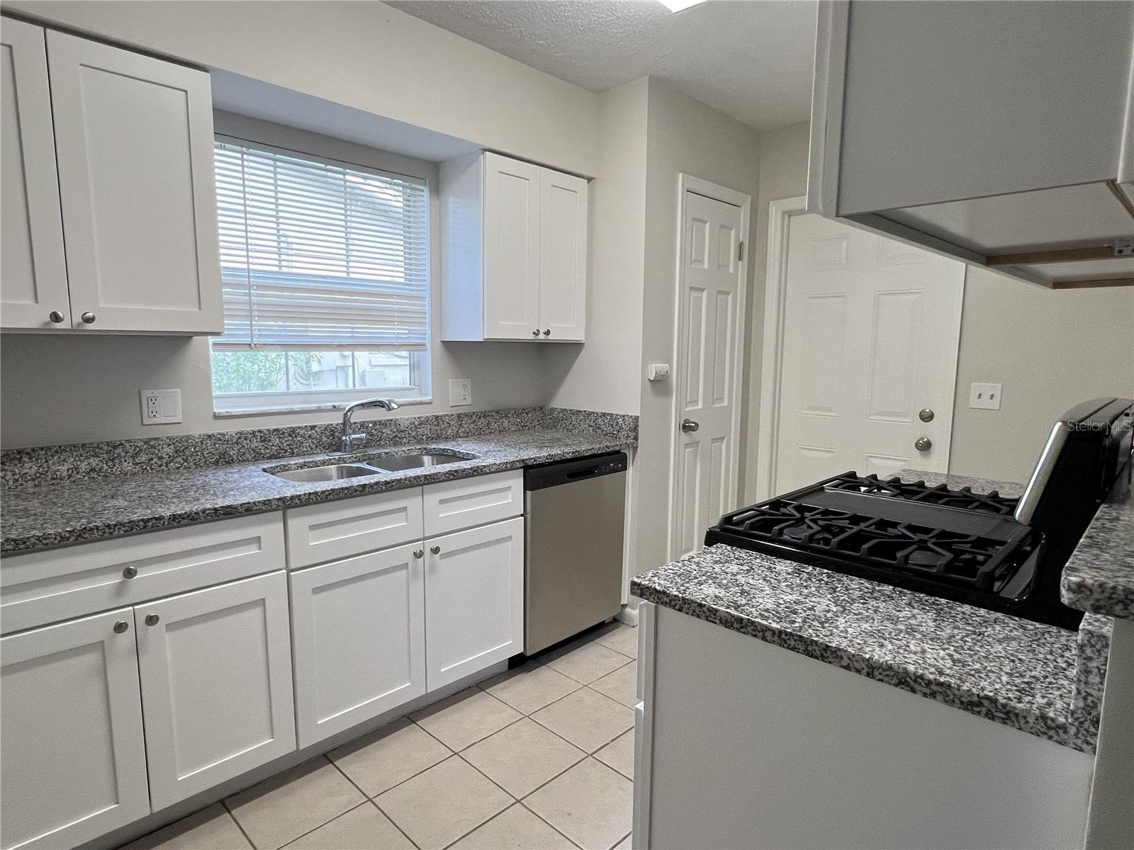 Image 20 of 40 For 611 Princeton Street
