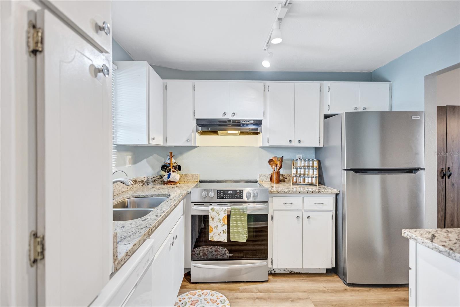 Image 4 of 29 For 3125 36th Street N 208