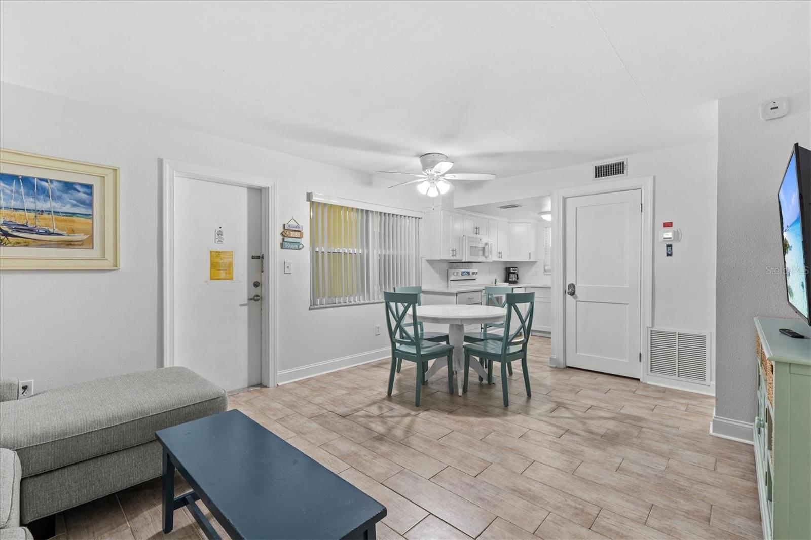 Image 10 of 48 For 12960 Gulf Boulevard 214
