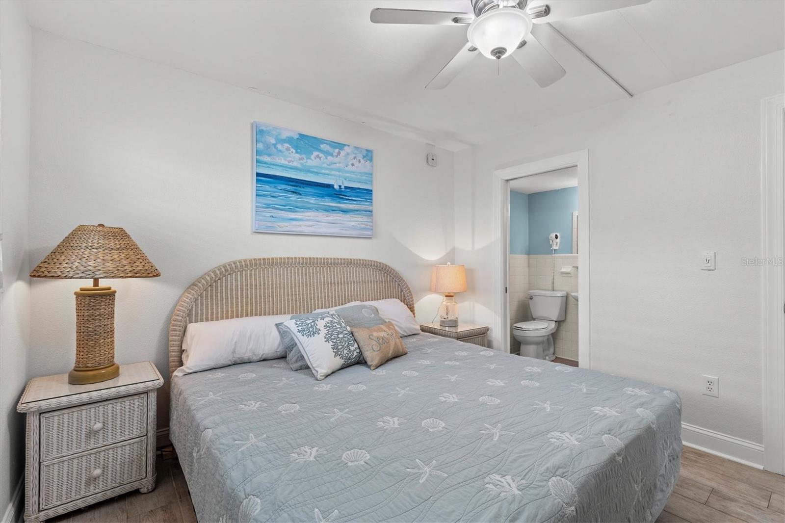 Image 19 of 48 For 12960 Gulf Boulevard 214