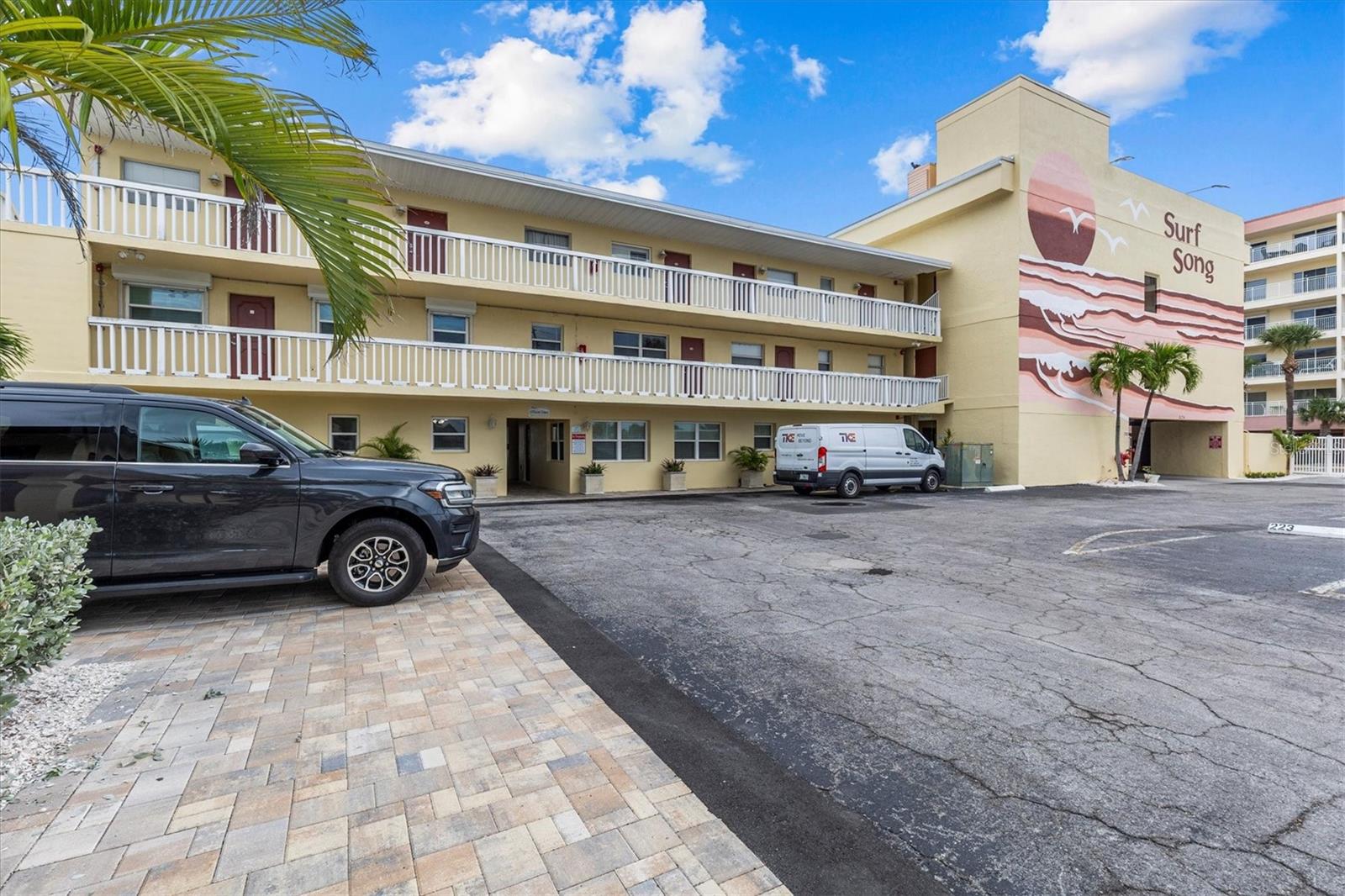 Image 3 of 48 For 12960 Gulf Boulevard 214