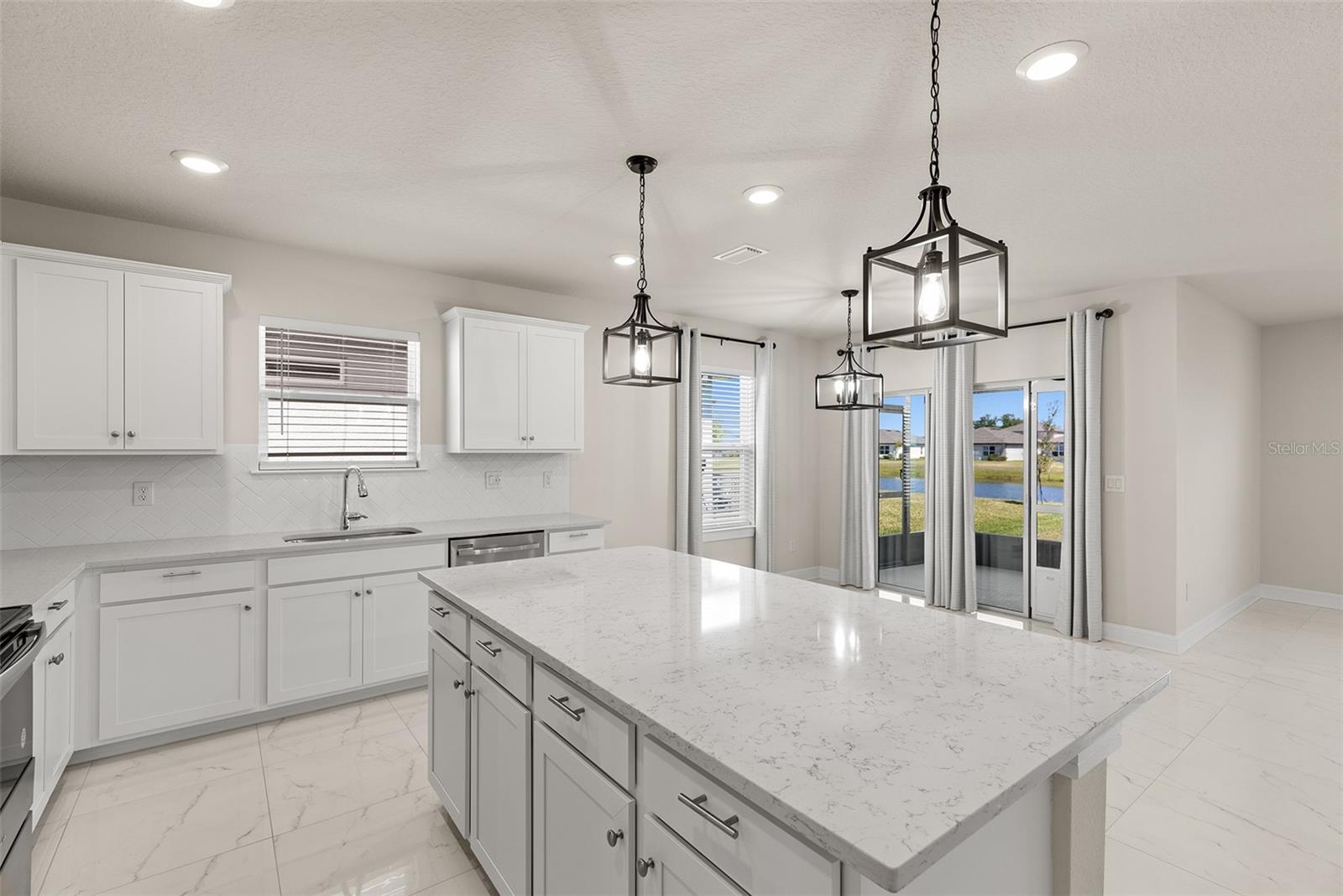Image 11 of 38 For 9256 Royal River Circle