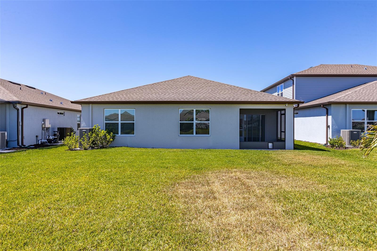 Image 33 of 38 For 9256 Royal River Circle