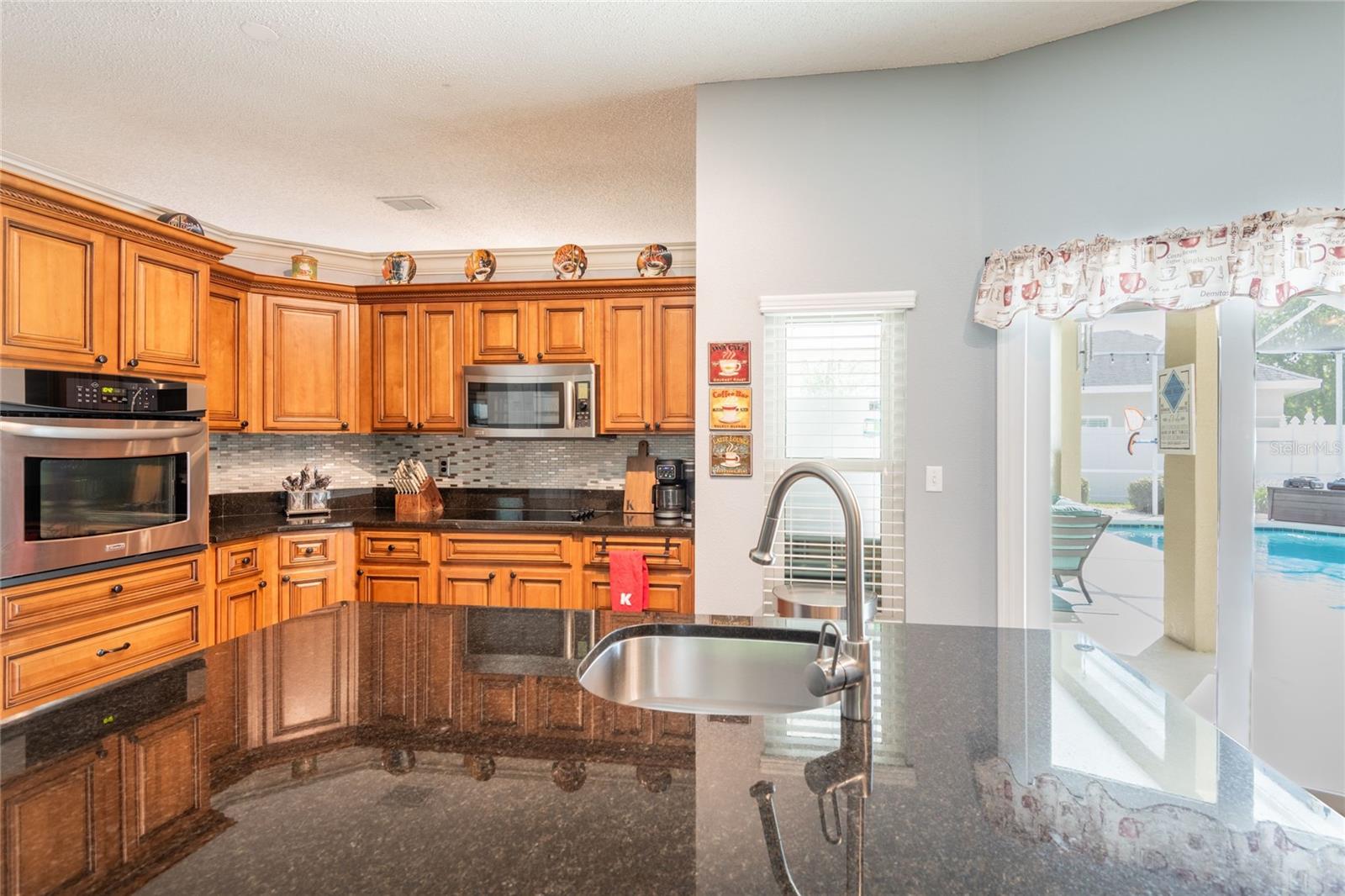 Image 18 of 48 For 715 Jessanda Circle