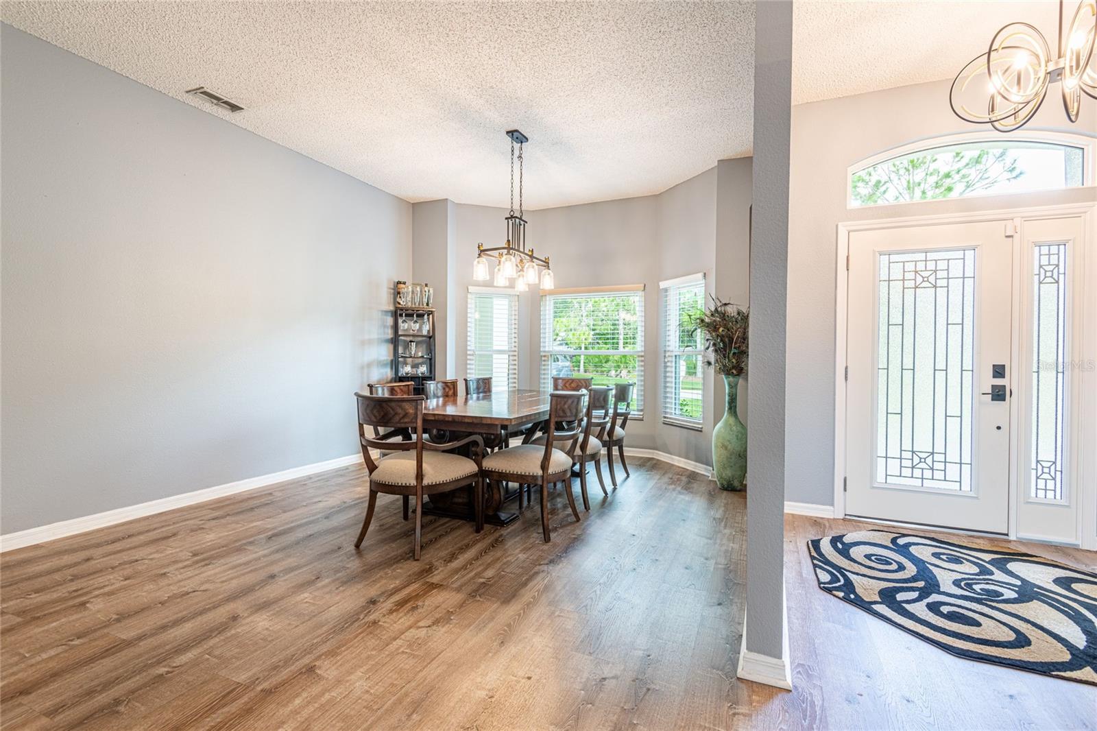Image 6 of 48 For 715 Jessanda Circle