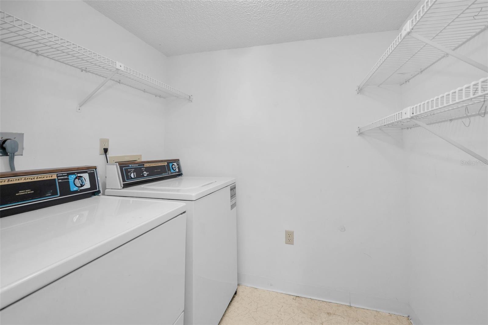 Image 15 of 35 For 1441 Pine Glen Lane E2