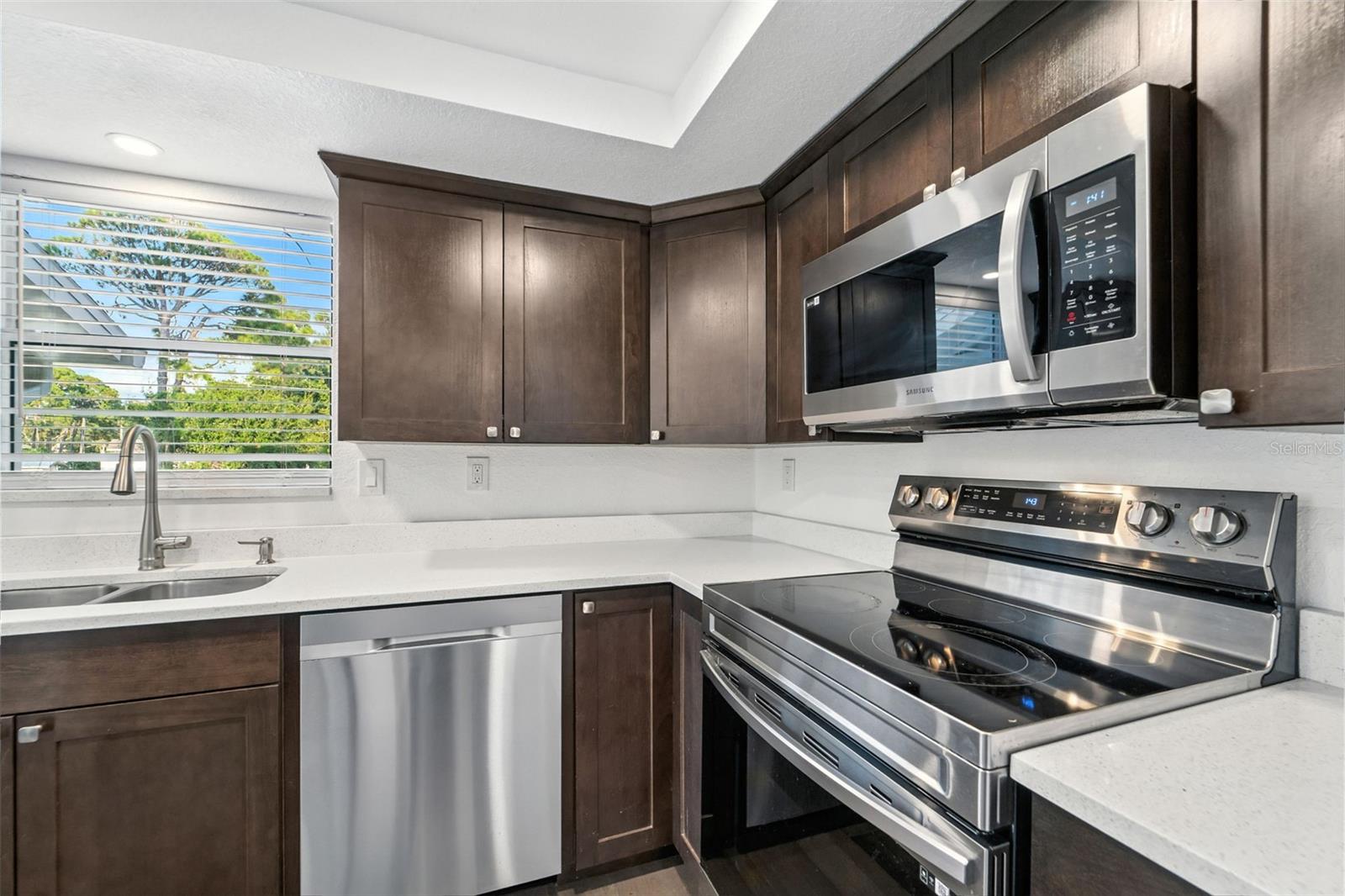 Image 11 of 83 For 13854 77th Avenue