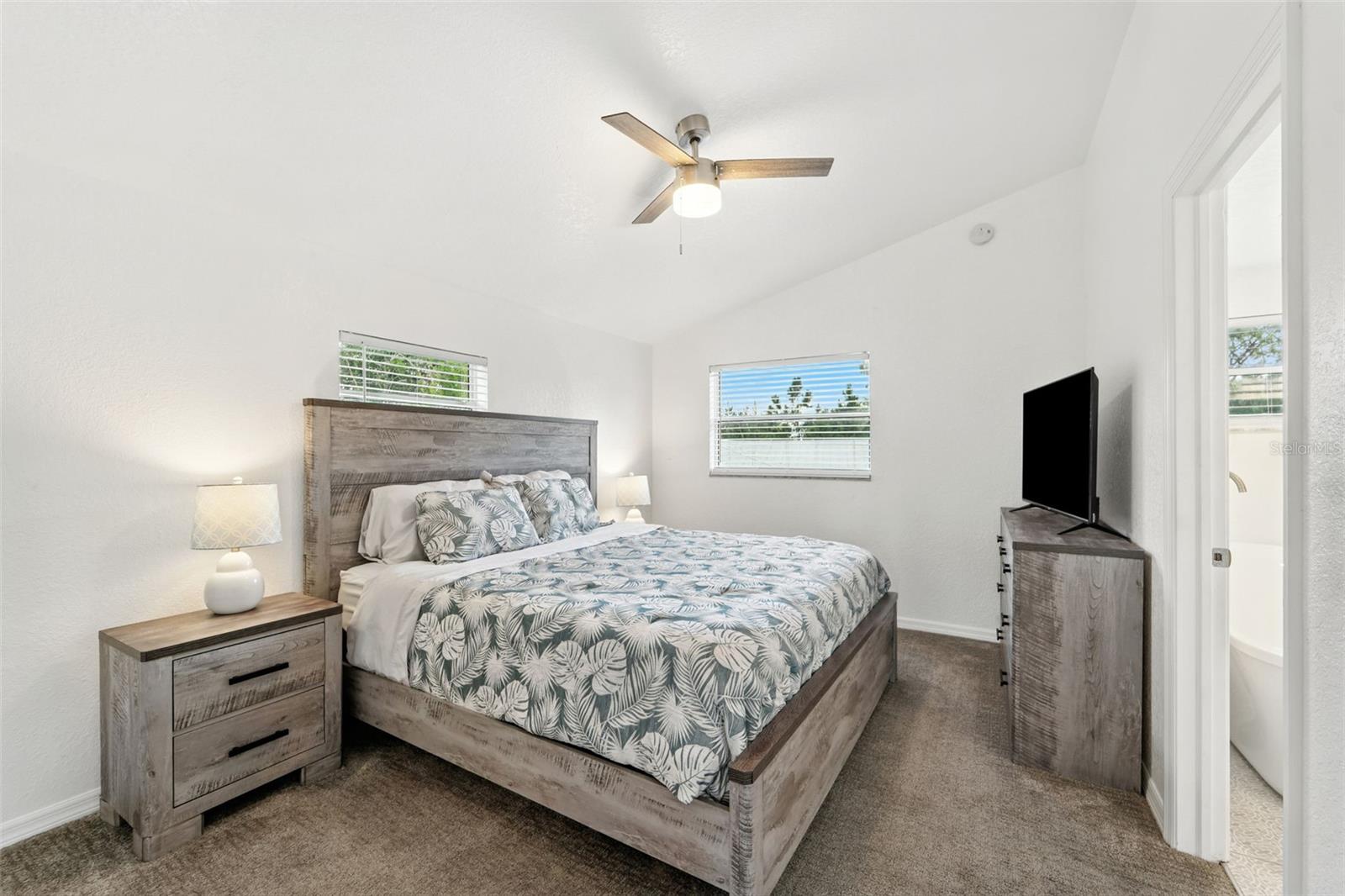 Image 30 of 83 For 13854 77th Avenue