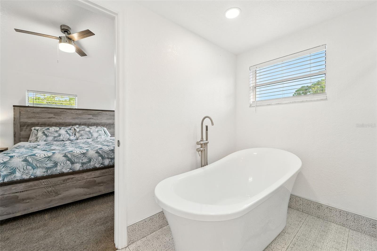 Image 35 of 83 For 13854 77th Avenue