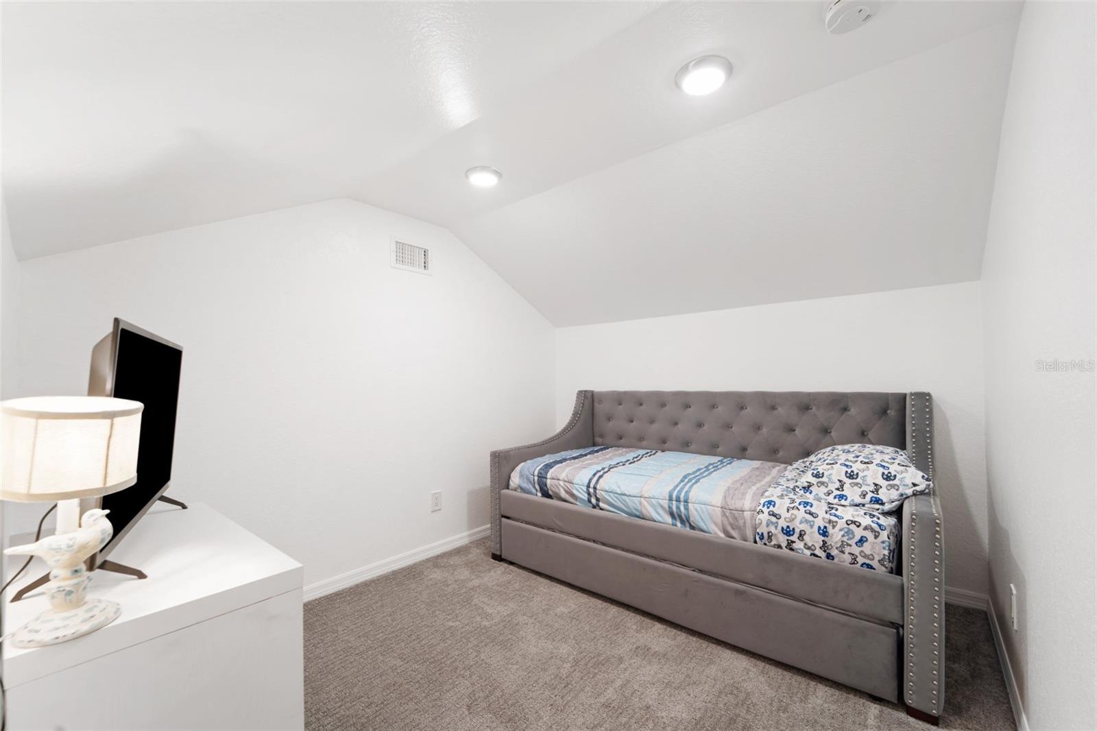Image 39 of 83 For 13854 77th Avenue