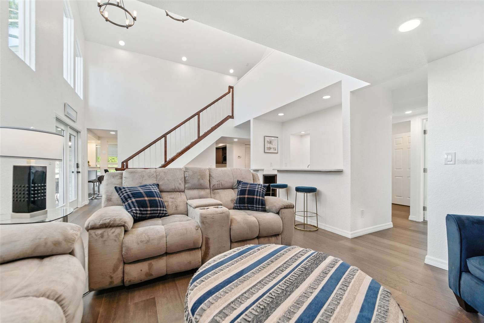 Image 7 of 83 For 13854 77th Avenue
