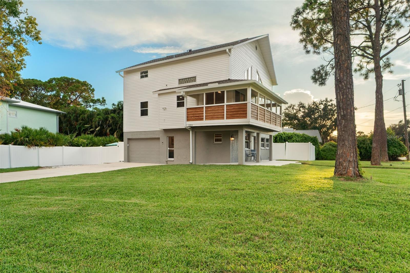 Image 73 of 83 For 13854 77th Avenue