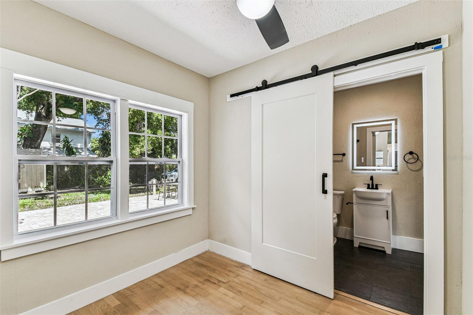 Image 14 of 25 For 3003 Palmira Avenue