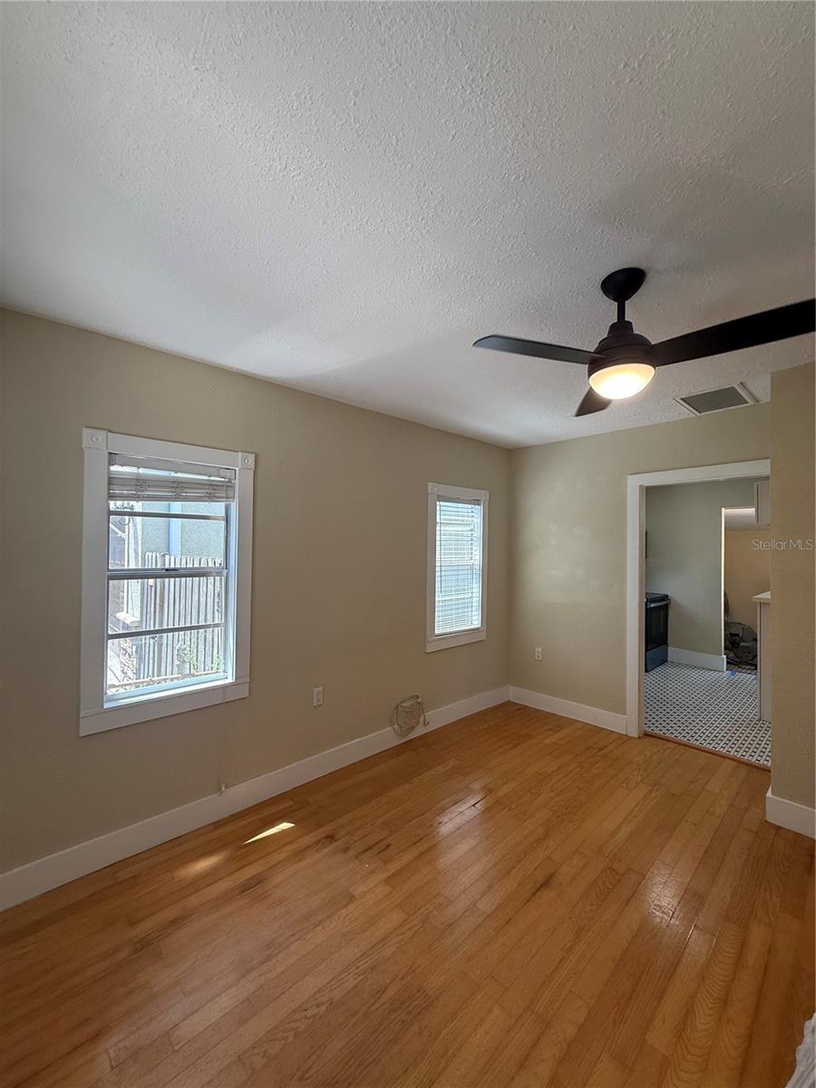 Image 4 of 9 For 3003 Palmira Avenue